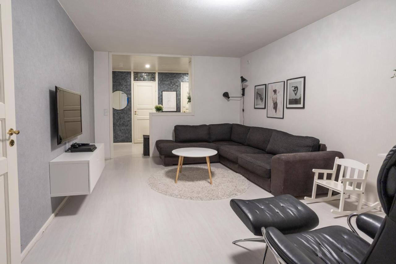 Modern Design W/Balcony, Free Parking,Wifi & A/C Appartement Lappeenranta Buitenkant foto