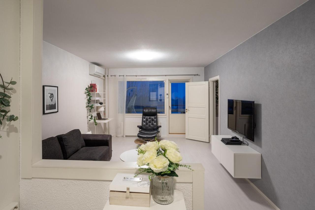 Modern Design W/Balcony, Free Parking,Wifi & A/C Appartement Lappeenranta Buitenkant foto